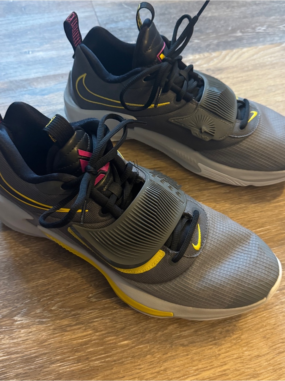 Nike Zoom Freak NBA Basketball Shoes Giannis Iron Grey Black Yellow Mens 12.5